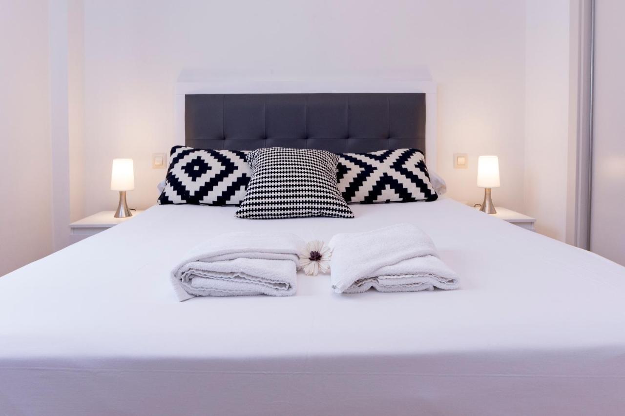 Livemalaga Ventura&Parking Apartment Bagian luar foto